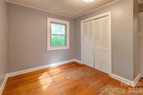 1 Narbeth Road Asheville NC 28806