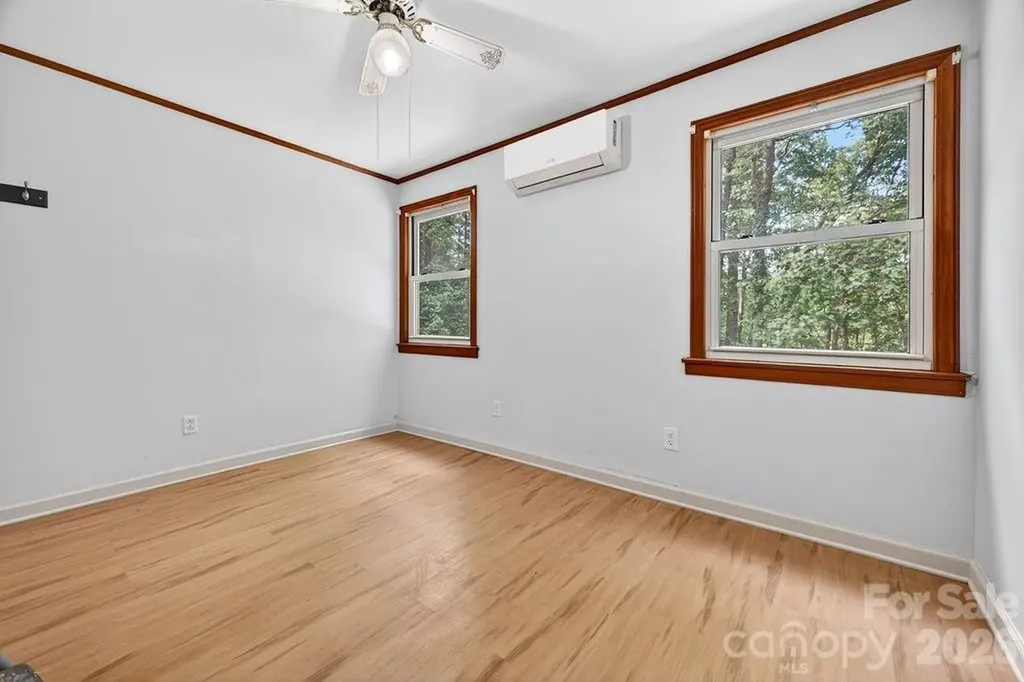 147 Longview Drive Hendersonville NC 28791