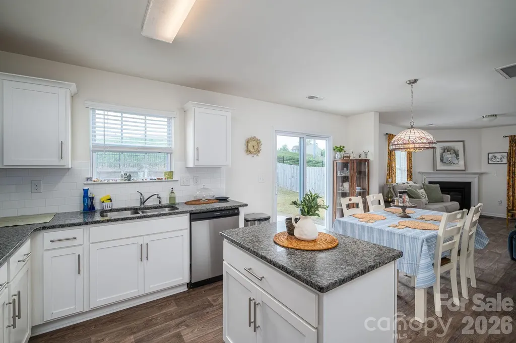 1536 Gaston Mountain Drive Dallas NC 28034