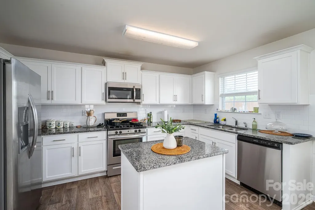 1536 Gaston Mountain Drive Dallas NC 28034