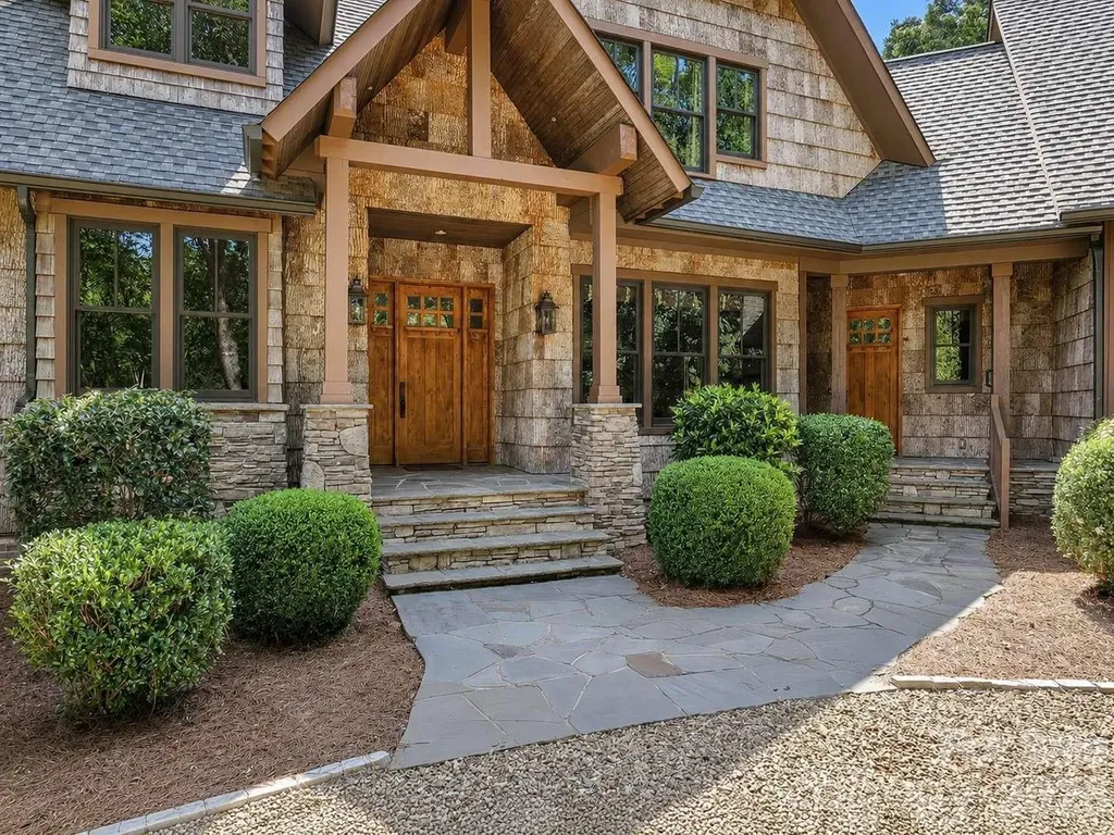 9208 Flying Eagle Lane Charlotte NC 28278