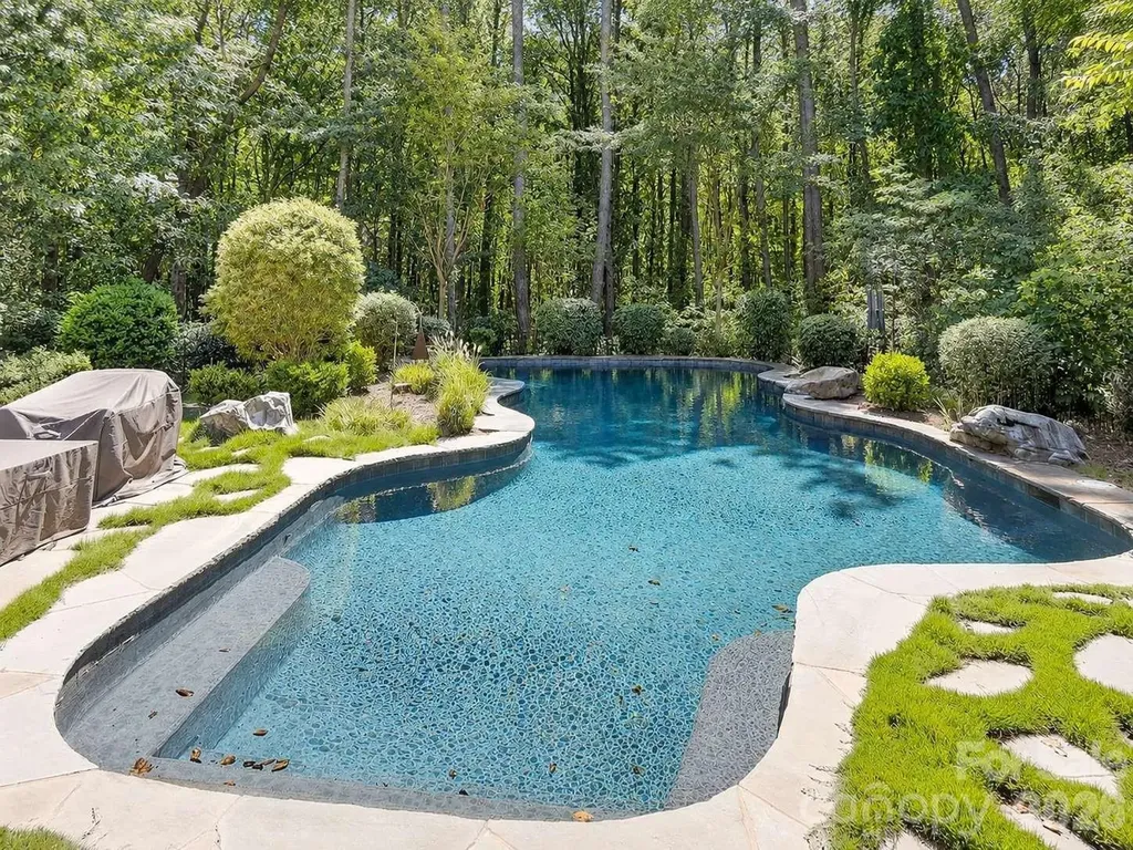 9208 Flying Eagle Lane Charlotte NC 28278