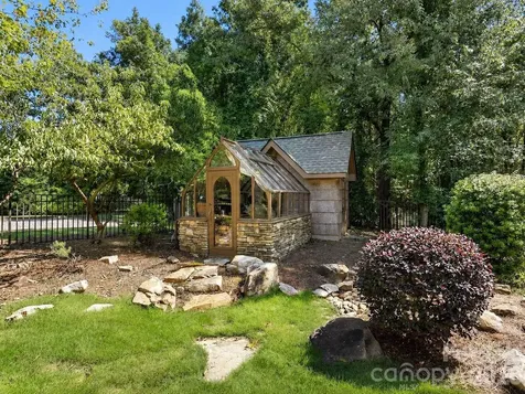 9208 Flying Eagle Lane Charlotte NC 28278