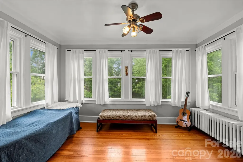 60 Austin Avenue Asheville NC 28801