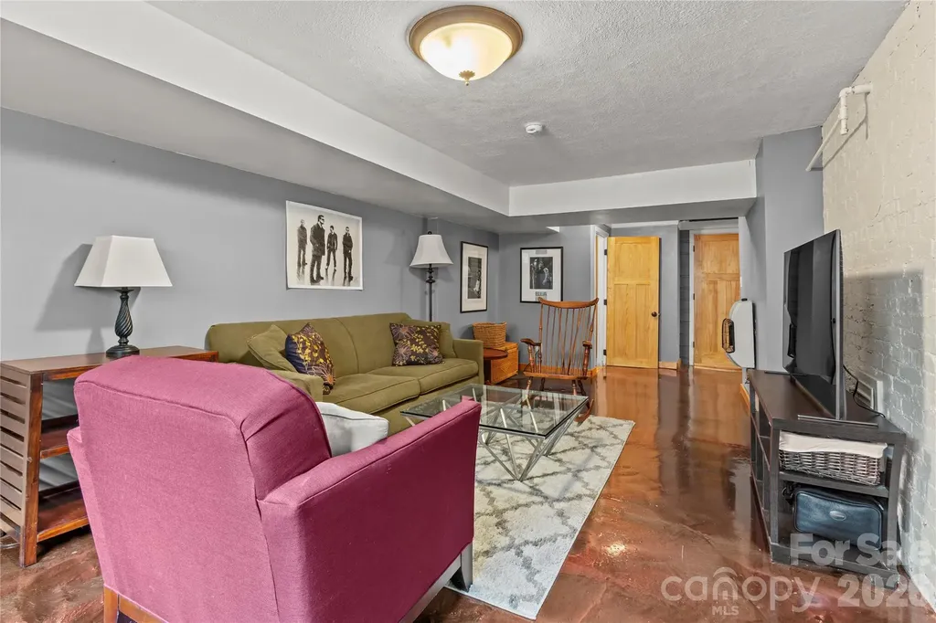 60 Austin Avenue Asheville NC 28801