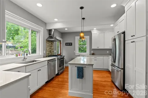 60 Austin Avenue Asheville NC 28801