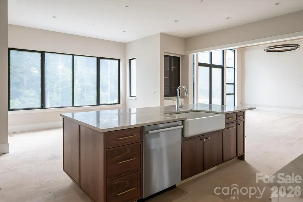 33 Busbee Road Asheville NC 28803