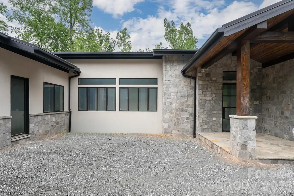 33 Busbee Road Asheville NC 28803