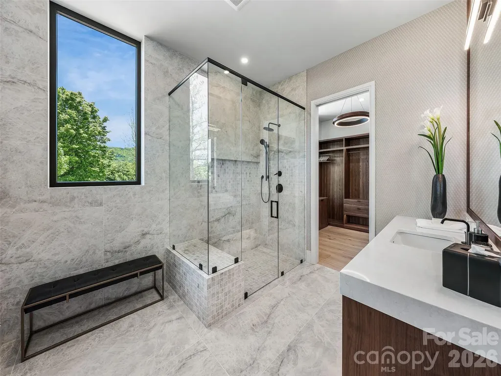 60 Walnut Valley Parkway Arden NC 28704