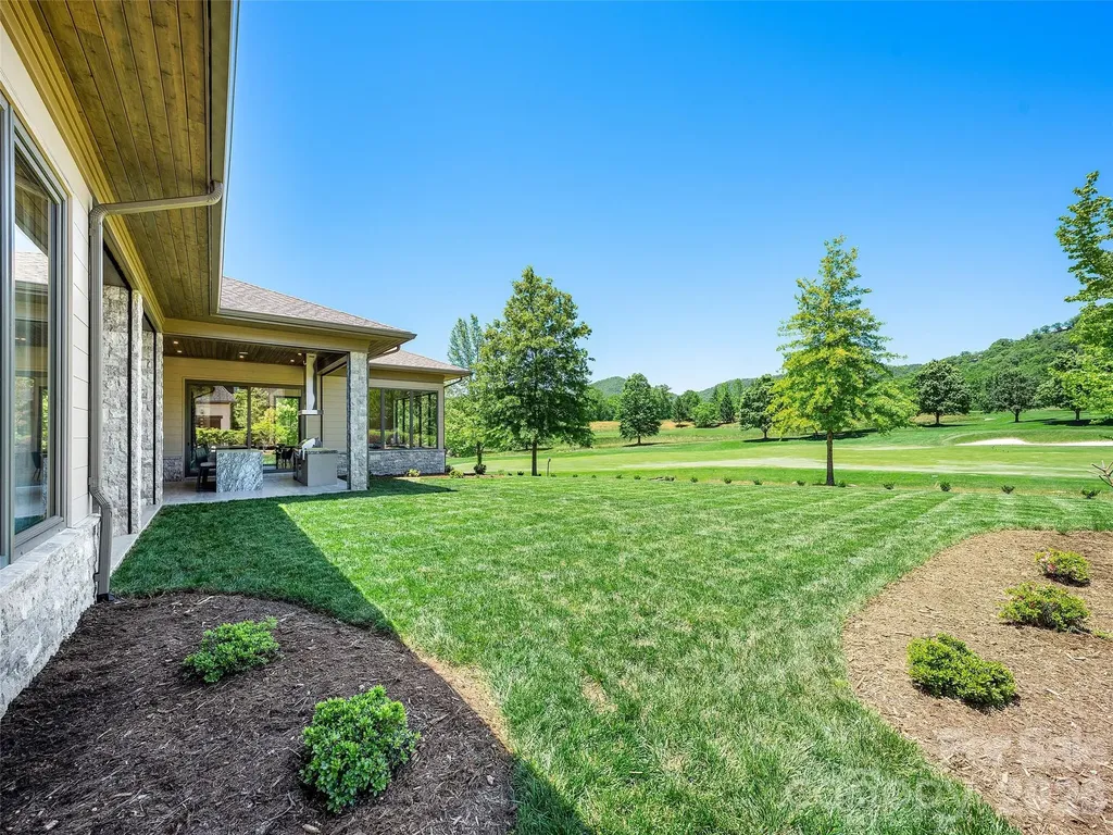 60 Walnut Valley Parkway Arden NC 28704