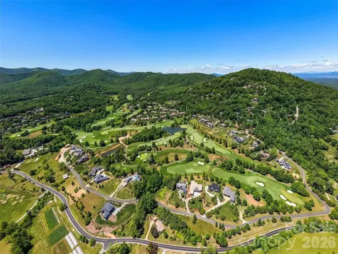 60 Walnut Valley Parkway Arden NC 28704