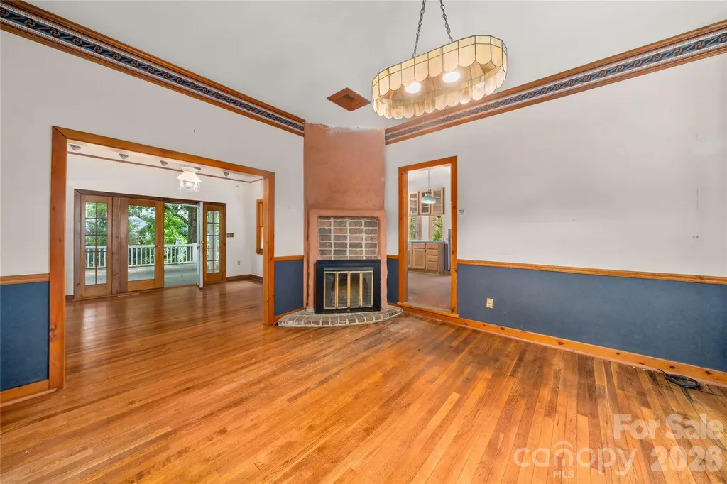 32 Delano Road Asheville NC 28805