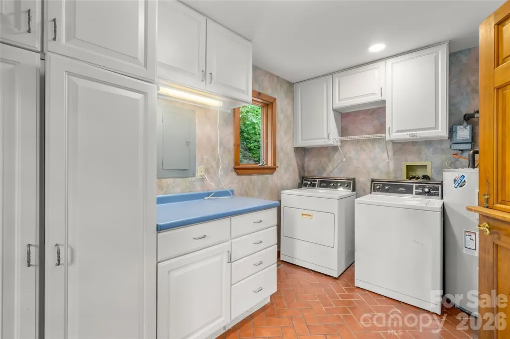32 Delano Road Asheville NC 28805