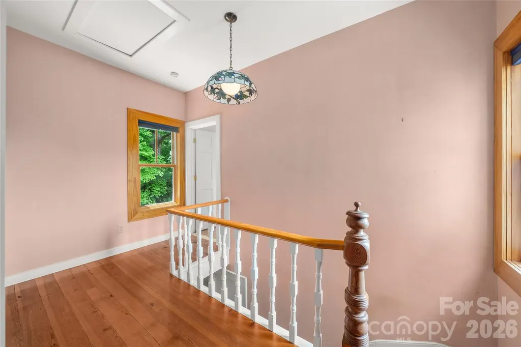 32 Delano Road Asheville NC 28805