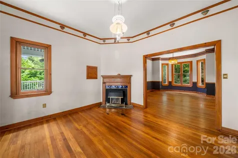 32 Delano Road Asheville NC 28805