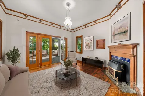 32 Delano Road Asheville NC 28805