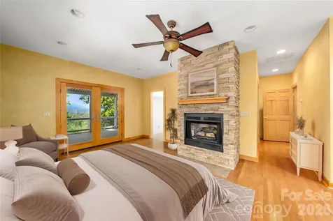 32 Delano Road Asheville NC 28805