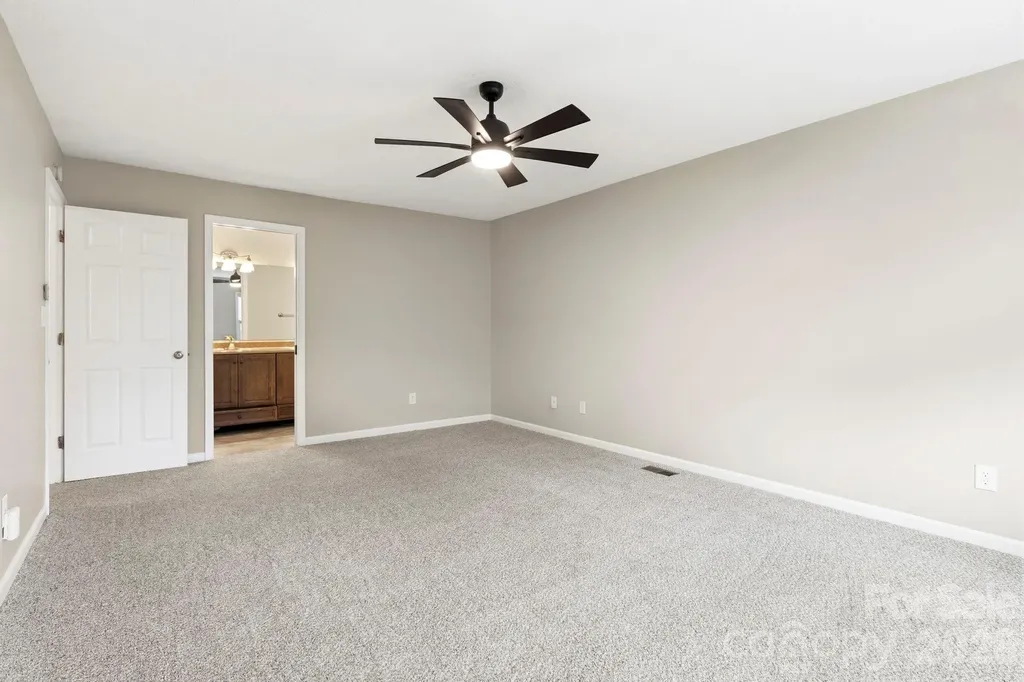16 Trappers Run Drive Asheville NC 28805