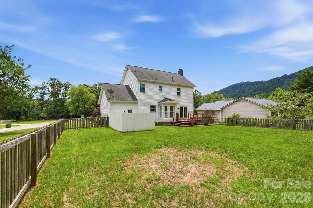 16 Trappers Run Drive Asheville NC 28805