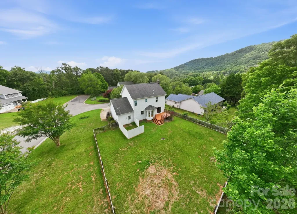 16 Trappers Run Drive Asheville NC 28805