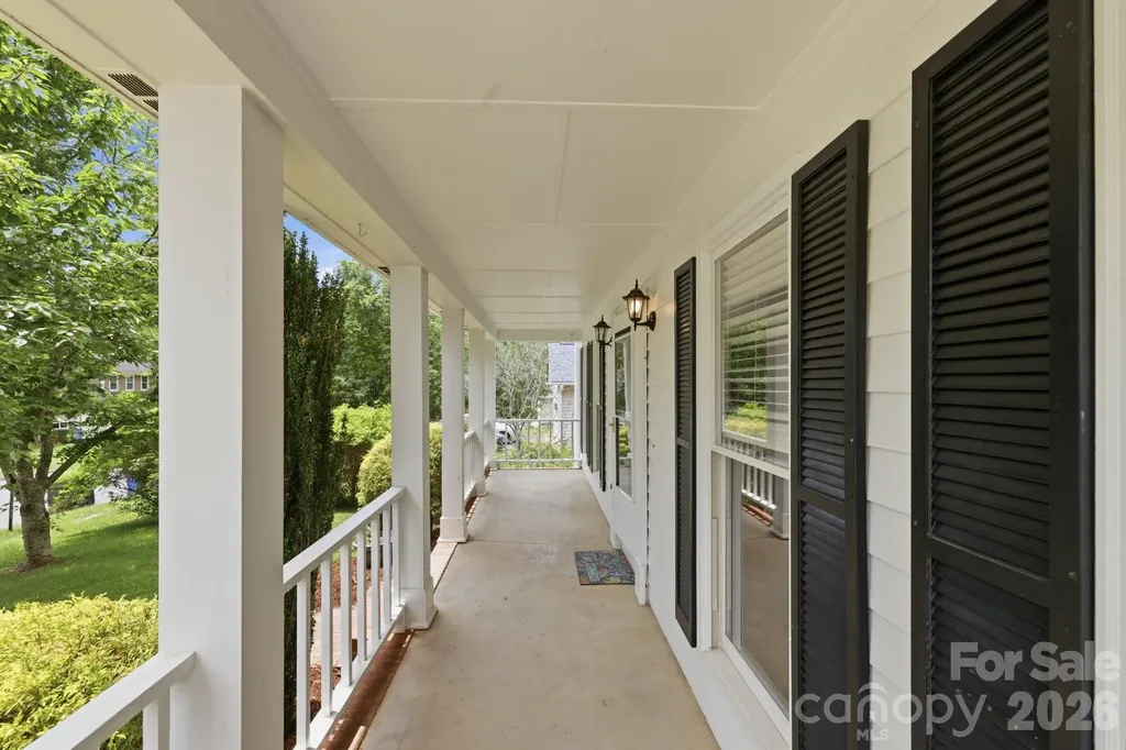 16 Trappers Run Drive Asheville NC 28805