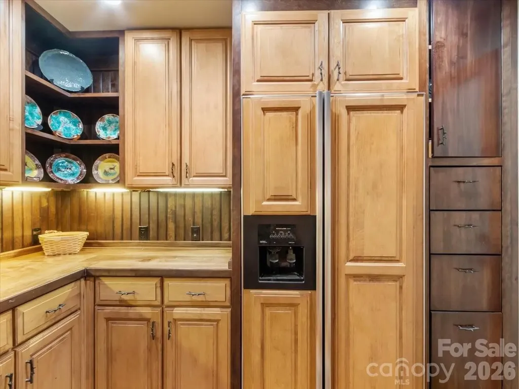 373 Rhododendron Lane Burnsville NC 28714
