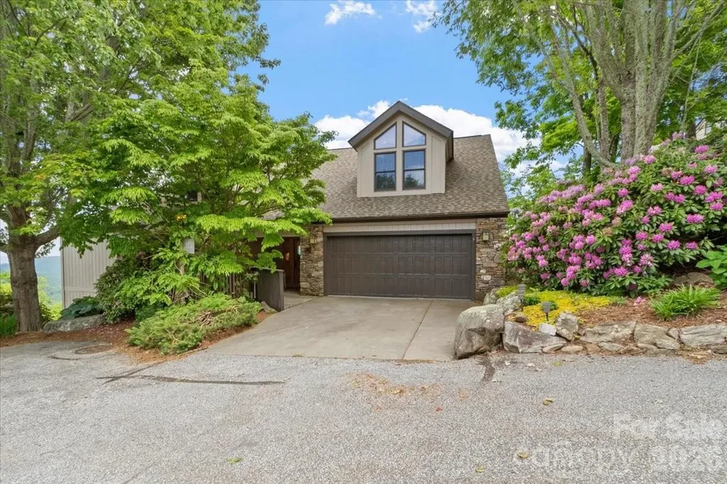 373 Rhododendron Lane Burnsville NC 28714