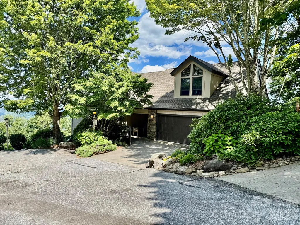 373 Rhododendron Lane Burnsville NC 28714