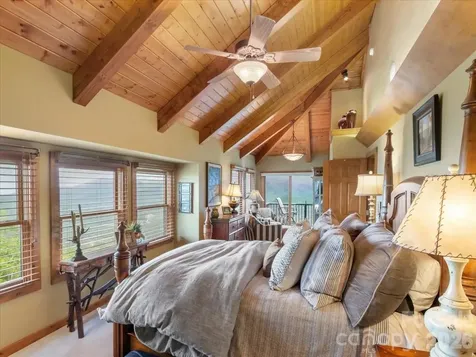 373 Rhododendron Lane Burnsville NC 28714