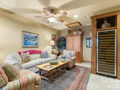 373 Rhododendron Lane Burnsville NC 28714