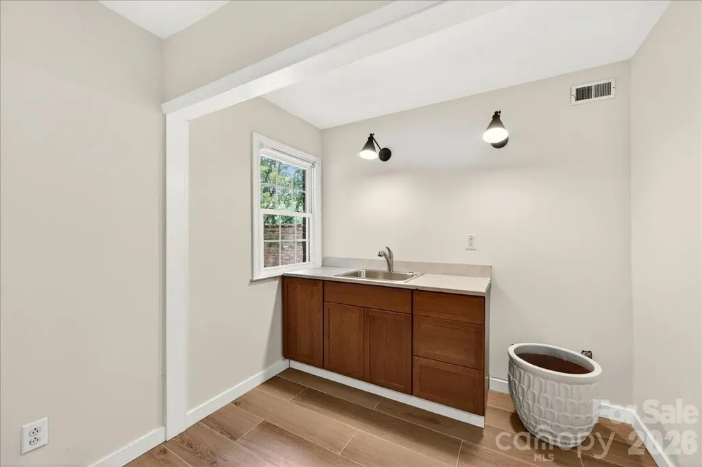 6724 Constitution Lane Charlotte NC 28210