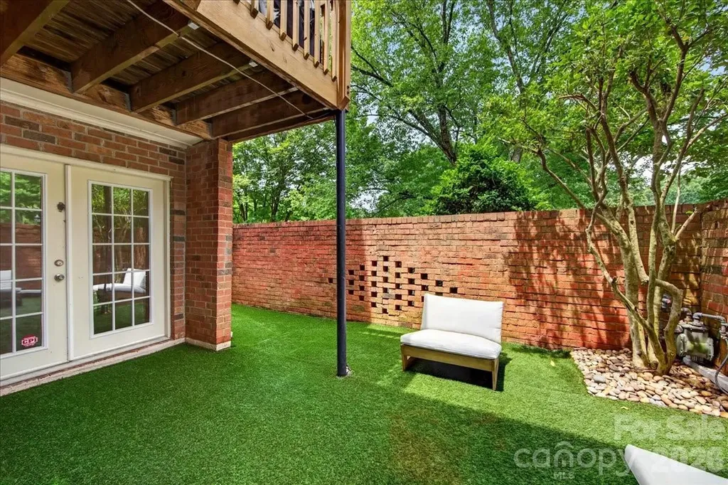 6724 Constitution Lane Charlotte NC 28210
