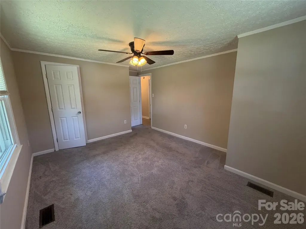 617 Oakwood Lane Gastonia NC 28056