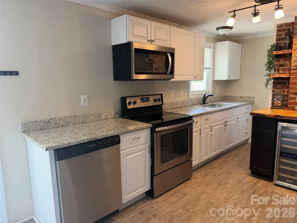 617 Oakwood Lane Gastonia NC 28056