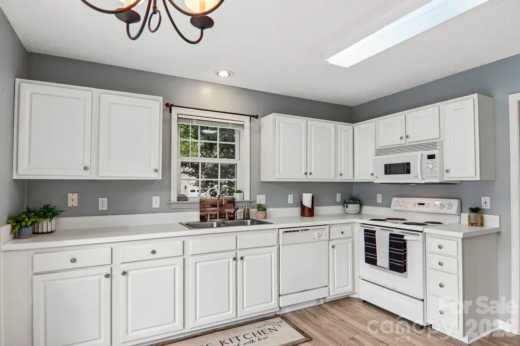 12 Wineberry Court Fletcher NC 28732