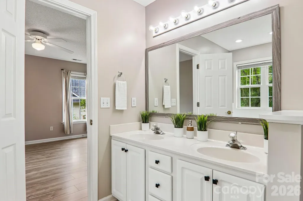 12 Wineberry Court Fletcher NC 28732