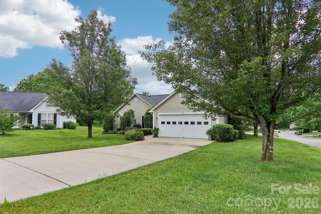 12 Wineberry Court Fletcher NC 28732