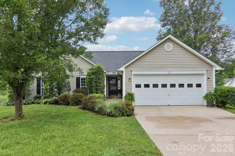 12 Wineberry Court Fletcher NC 28732