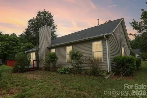 12 Wineberry Court Fletcher NC 28732