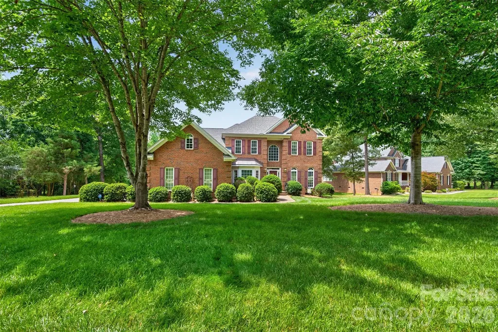 1900 Crestgate Drive Waxhaw NC 28173