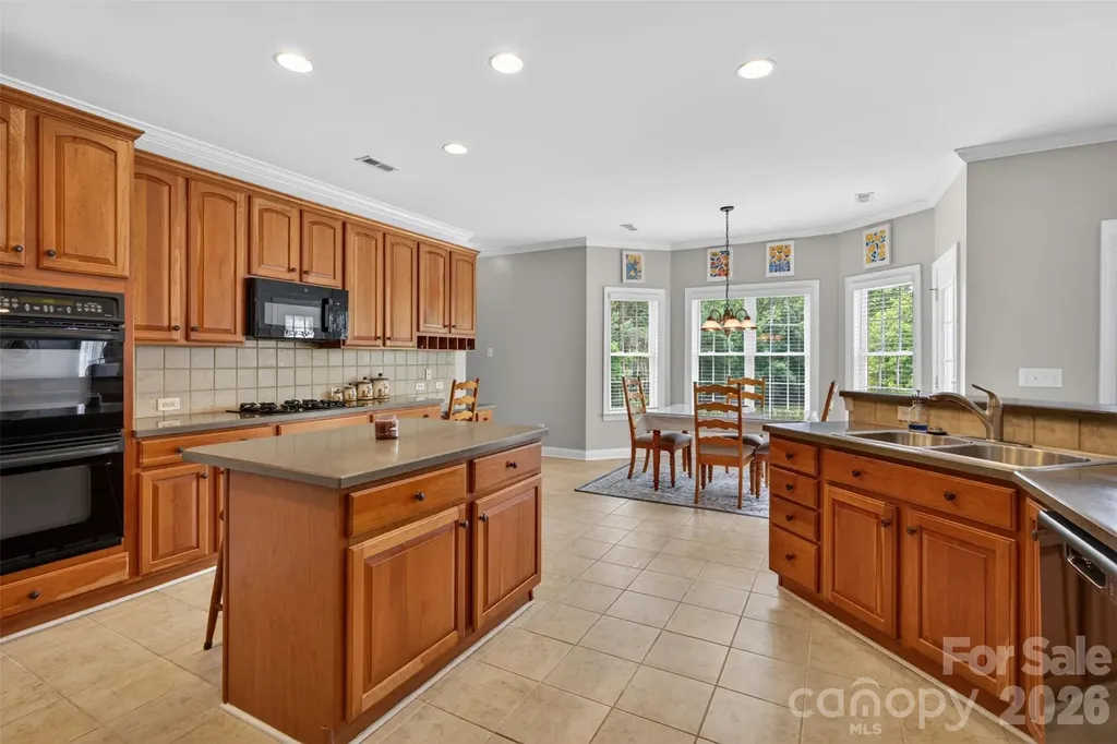 1900 Crestgate Drive Waxhaw NC 28173