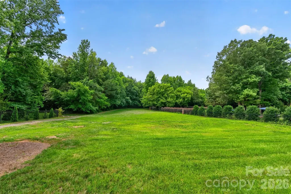 1900 Crestgate Drive Waxhaw NC 28173