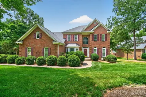 1900 Crestgate Drive Waxhaw NC 28173