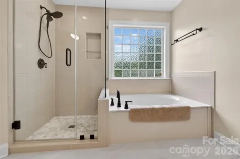 1900 Crestgate Drive Waxhaw NC 28173