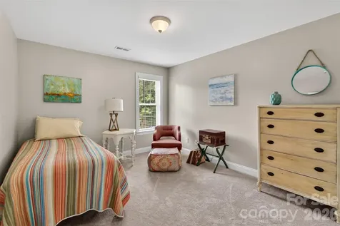 1900 Crestgate Drive Waxhaw NC 28173