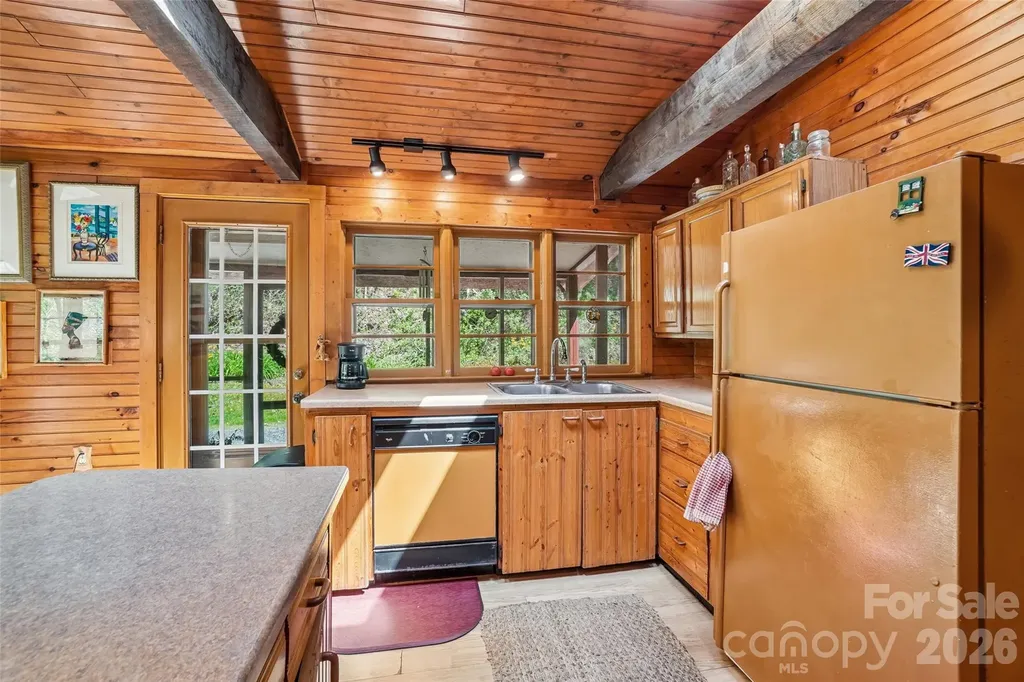 66 Pinto Trail Sylva NC 28779