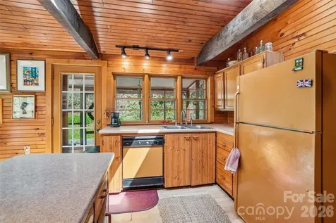 66 Pinto Trail Sylva NC 28779