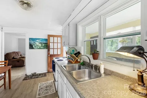 4 Mountain View Road Asheville NC 28806