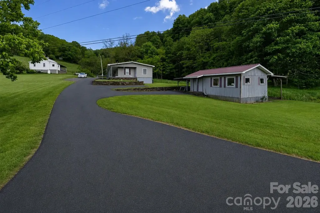 656 Water Street Bakersville NC 28705