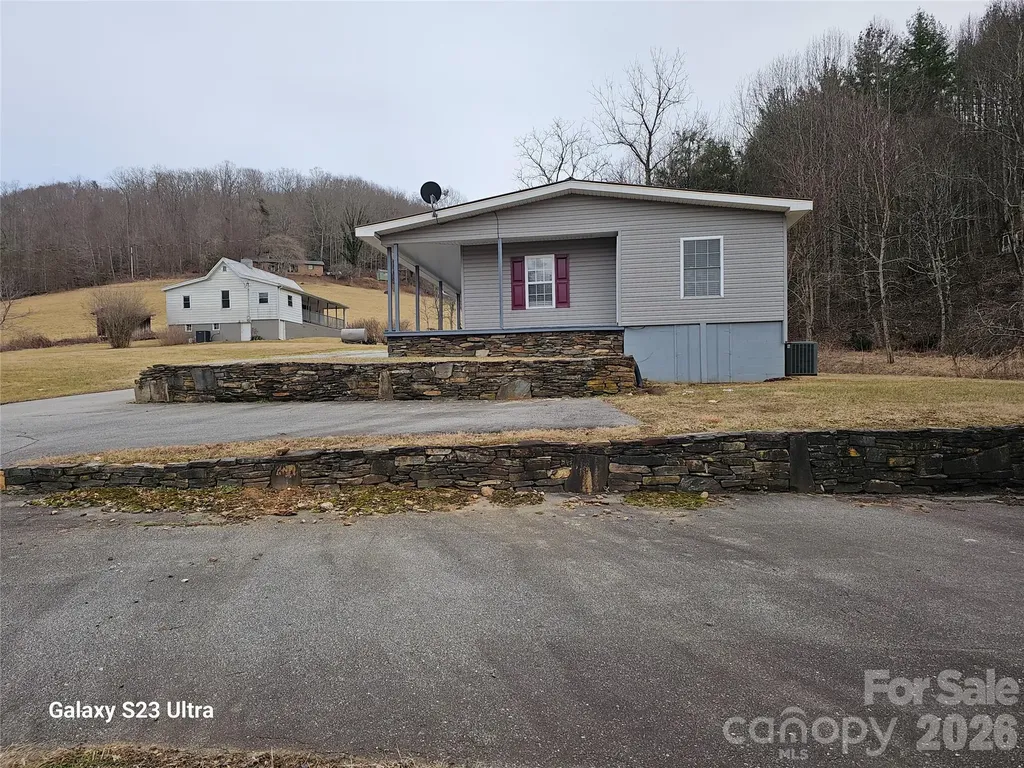 656 Water Street Bakersville NC 28705